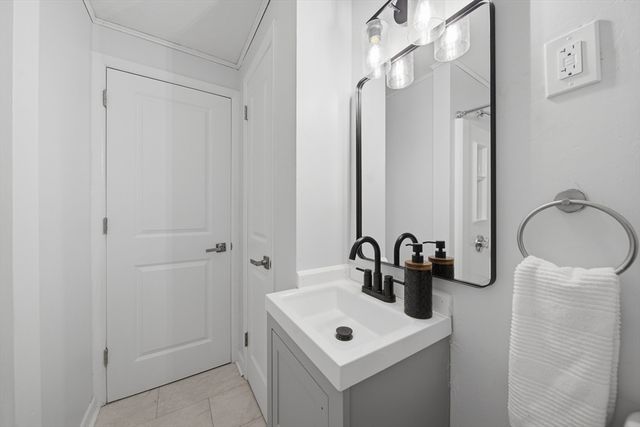 48 Westbrook Rd, South Hadley, MA 01075