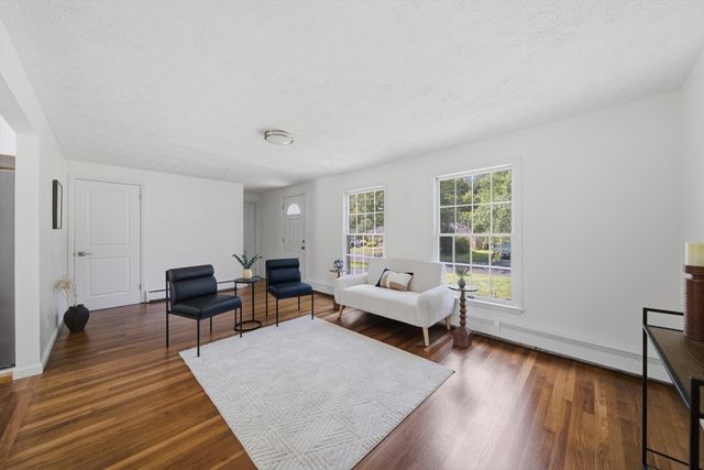 48 Westbrook Rd, South Hadley, MA 01075