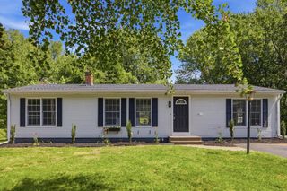 48 Westbrook Rd, South Hadley, MA 01075