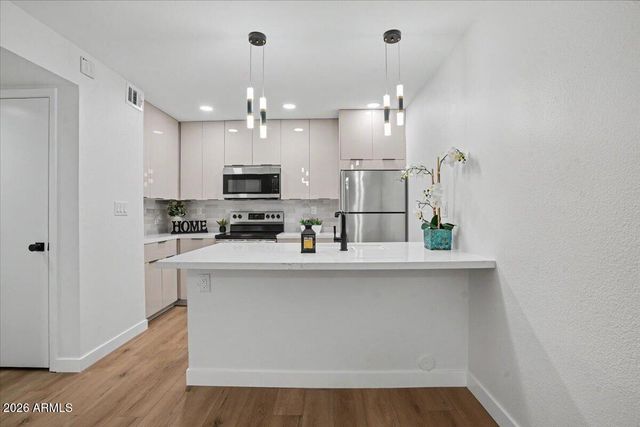 1432 W EMERALD Avenue 751, Mesa, AZ 85202