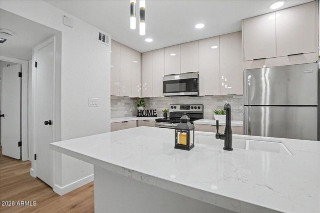 1432 W EMERALD Avenue 751, Mesa, AZ 85202