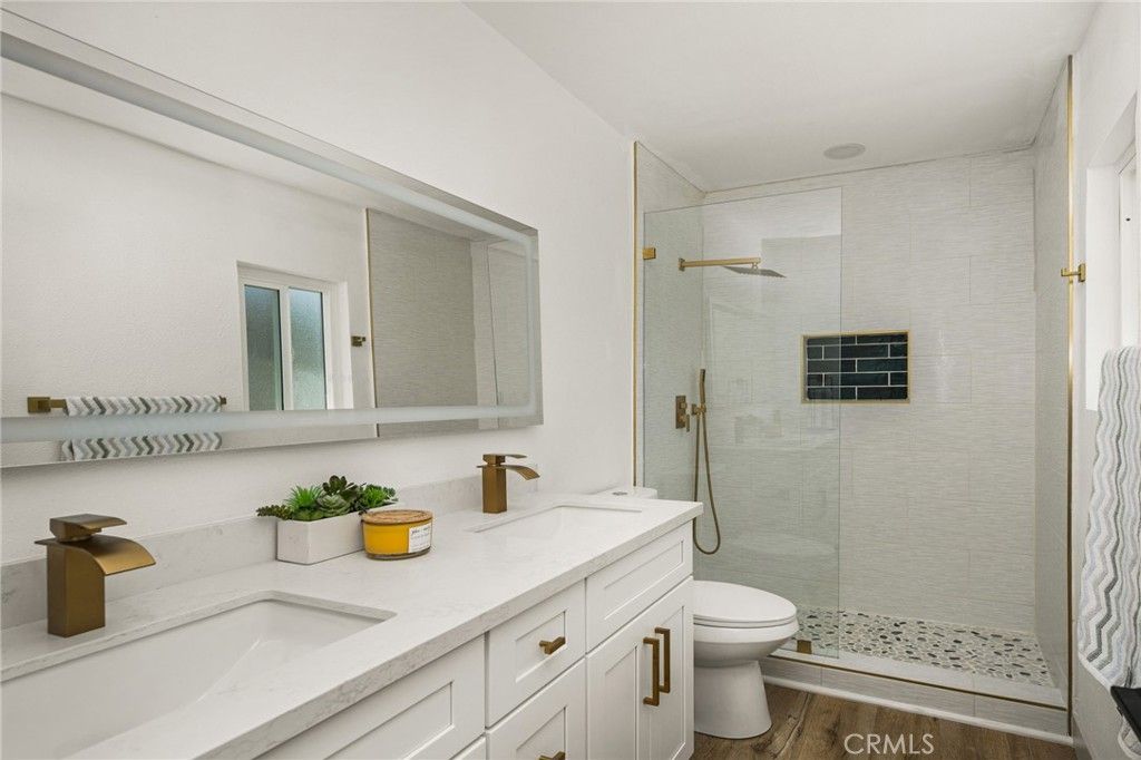 Image 19 of property listing at 326 S Clementine, Anaheim, CA 92805