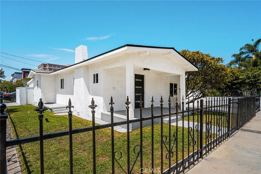 Image 20 of property listing at 326 S Clementine, Anaheim, CA 92805