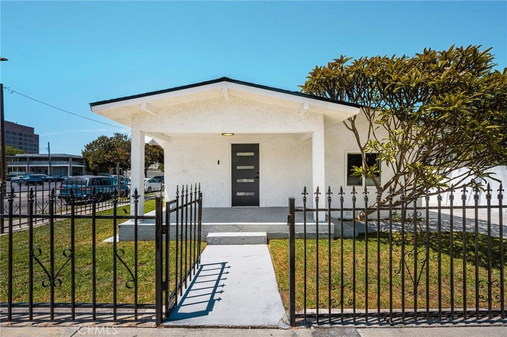 Image 21 of property listing at 326 S Clementine, Anaheim, CA 92805