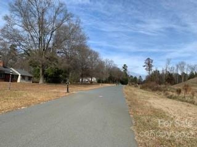 2835 Alexander Road, Charlotte, NC 28262