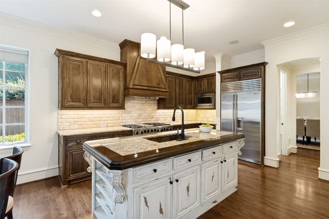 10630 Royal Springs Drive, Dallas, TX 75229