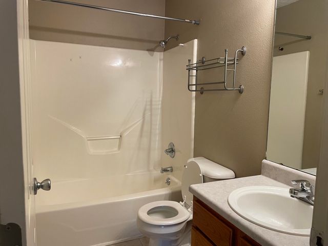 901 S Timber Ridge Drive, Nixa, MO 65714