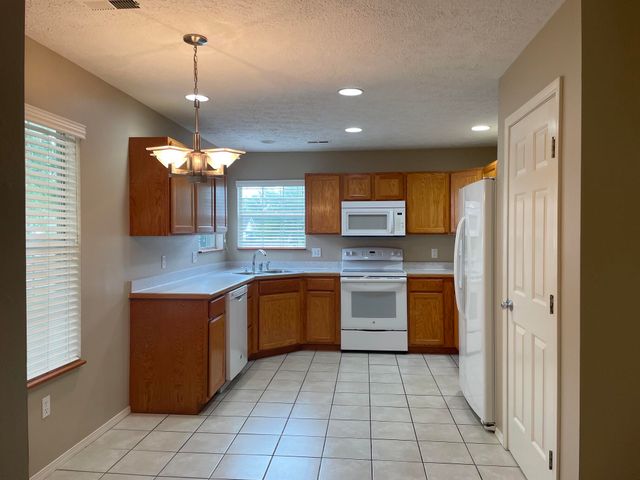 901 S Timber Ridge Drive, Nixa, MO 65714