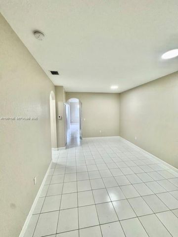 17820 NW 73rd Ave 208-1, Hialeah, FL 33015