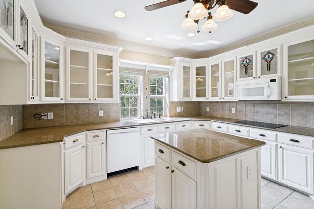 6932 La Cantera Drive, Fort Worth, TX 76108