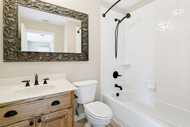 6932 La Cantera Drive, Fort Worth, TX 76108