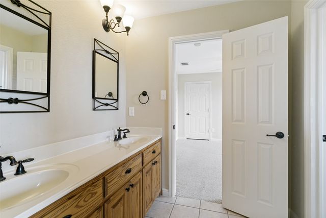 6932 La Cantera Drive, Fort Worth, TX 76108