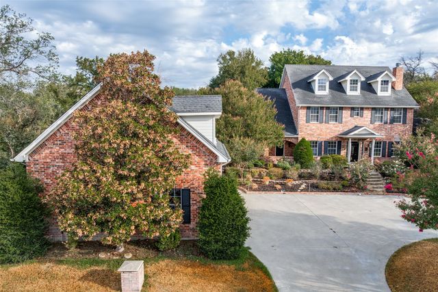 6932 La Cantera Drive, Fort Worth, TX 76108