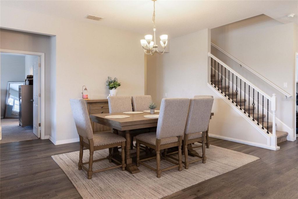 Image 11 of property listing at 11422 LELAND GROVES DRIVE, Riverview, FL 33579