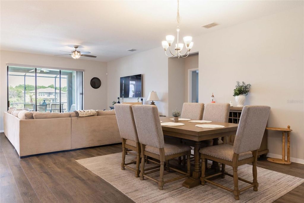 Image 13 of property listing at 11422 LELAND GROVES DRIVE, Riverview, FL 33579