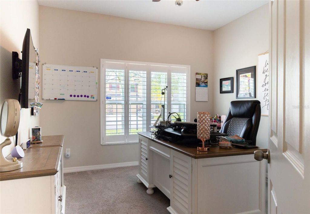 Image 4 of property listing at 11422 LELAND GROVES DRIVE, Riverview, FL 33579