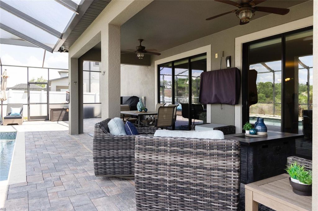 Image 33 of property listing at 11422 LELAND GROVES DRIVE, Riverview, FL 33579