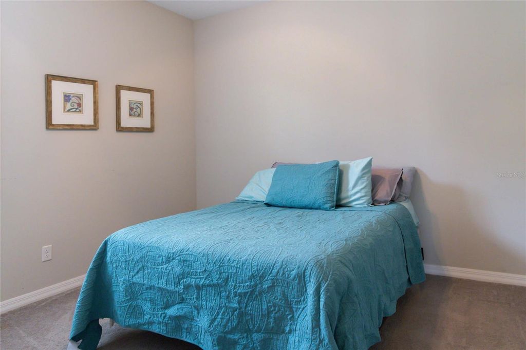 Image 6 of property listing at 11422 LELAND GROVES DRIVE, Riverview, FL 33579