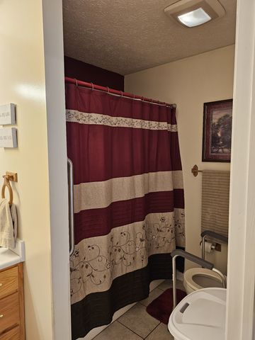 100 Ourtown Ct, Lafayette, TN 37083