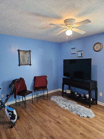 100 Ourtown Ct, Lafayette, TN 37083