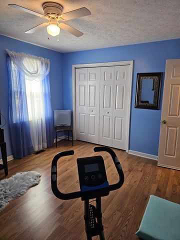 100 Ourtown Ct, Lafayette, TN 37083