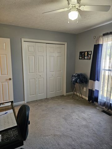 100 Ourtown Ct, Lafayette, TN 37083