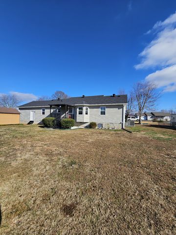 100 Ourtown Ct, Lafayette, TN 37083