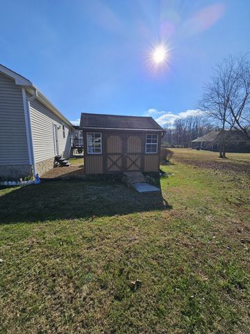100 Ourtown Ct, Lafayette, TN 37083