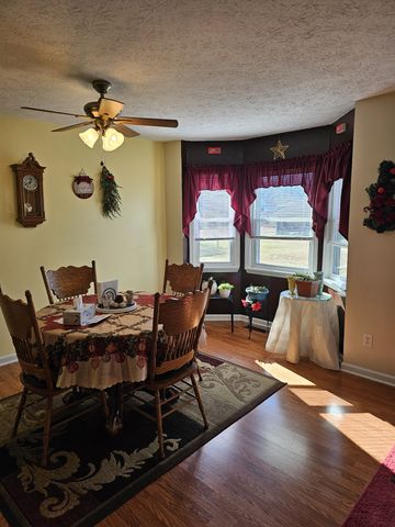 100 Ourtown Ct, Lafayette, TN 37083