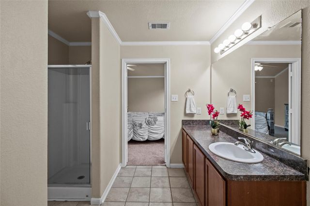 301 Turquoise Trade Drive, La Marque, TX 77568
