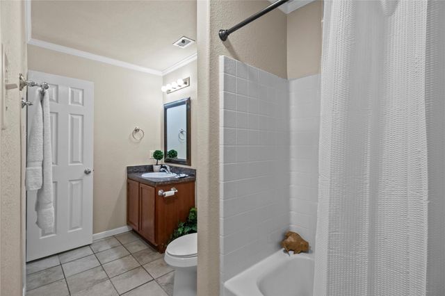 301 Turquoise Trade Drive, La Marque, TX 77568