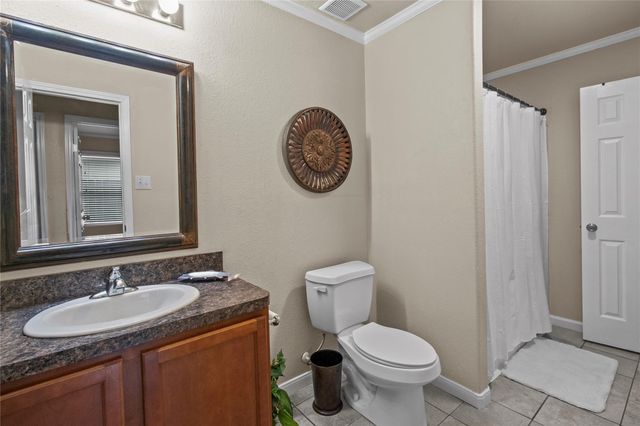 301 Turquoise Trade Drive, La Marque, TX 77568
