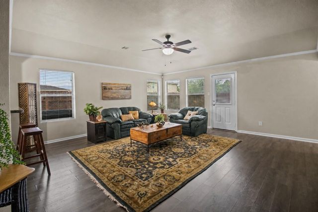 301 Turquoise Trade Drive, La Marque, TX 77568