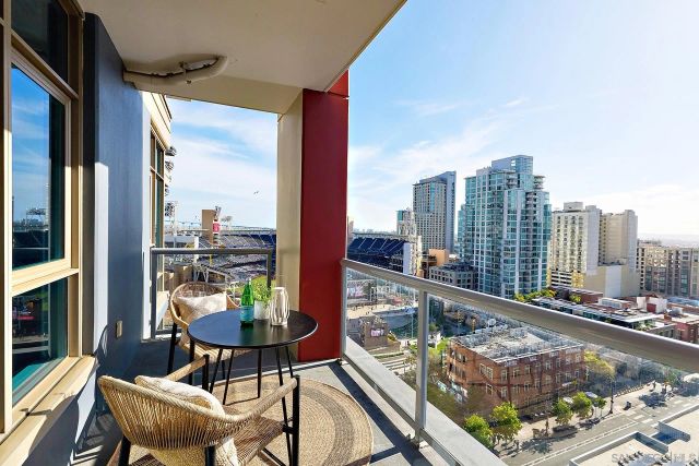 427 9th Ave 1304, San Diego, CA 92101