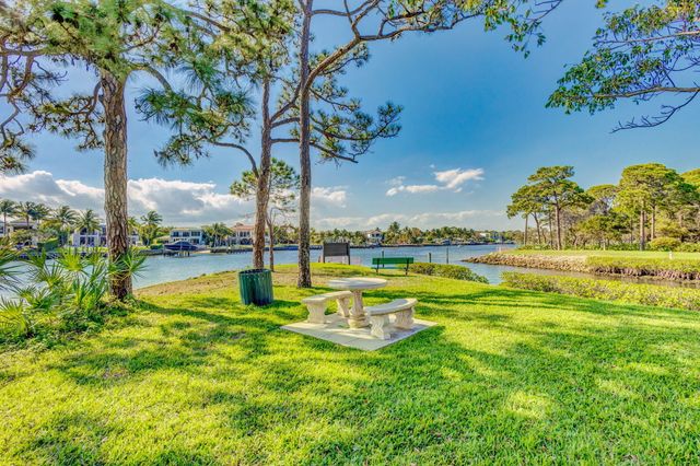 601 Seafarer Circle 504, Jupiter, FL 33477