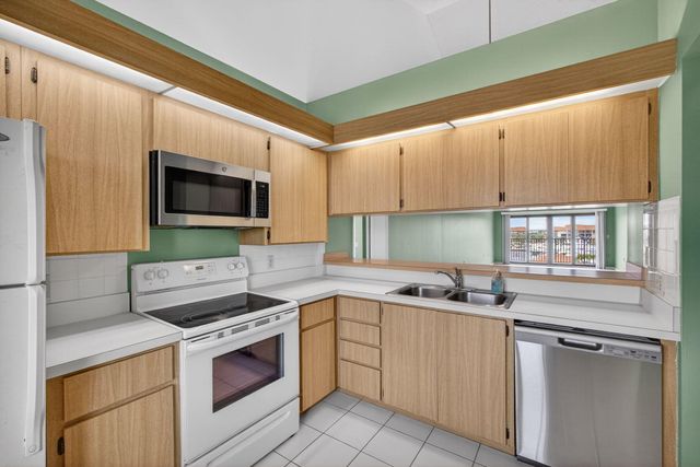 601 Seafarer Circle 504, Jupiter, FL 33477