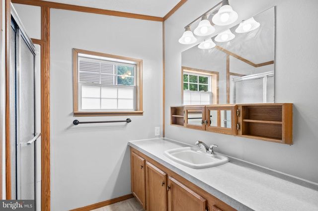 707 HILLSIDE DR, Gap, PA 17527