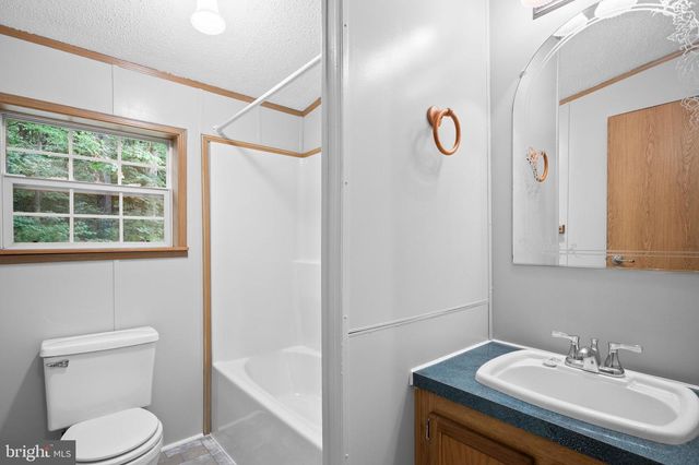 707 HILLSIDE DR, Gap, PA 17527