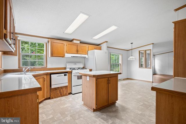 707 HILLSIDE DR, Gap, PA 17527