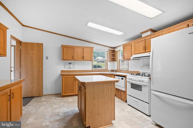 707 HILLSIDE DR, Gap, PA 17527