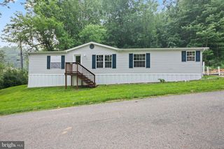 707 HILLSIDE DR, Gap, PA 17527