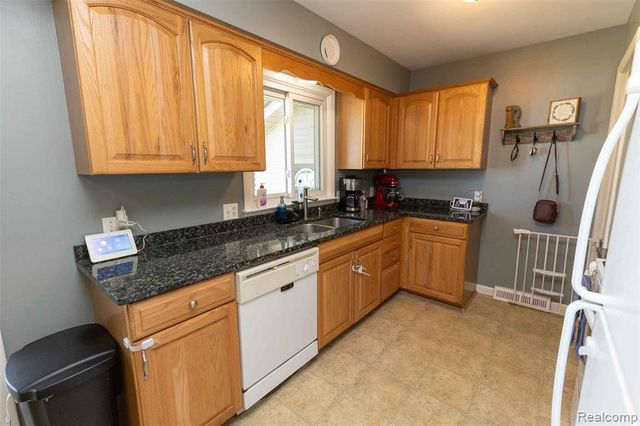 618 Maxine Drive, Davison, MI 48423