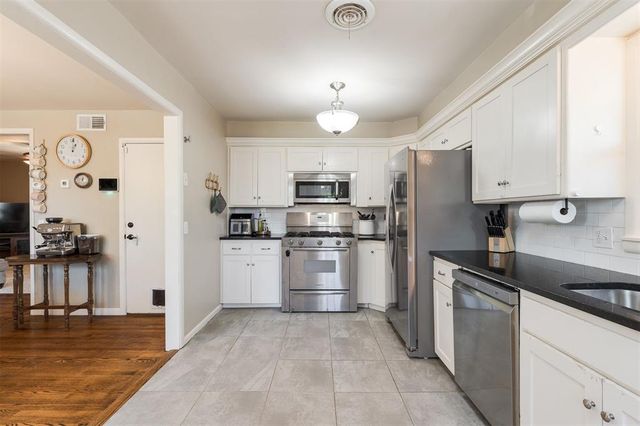 9424 Mahler Place, Oklahoma City, OK 73120