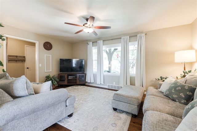9424 Mahler Place, Oklahoma City, OK 73120