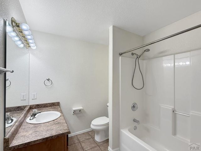 407 Birchwood Dr, Pueblo West, CO 81007