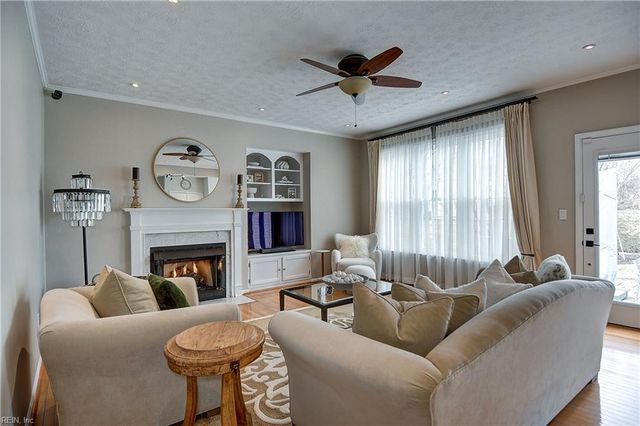 2689 Pleasant Acres DR, Virginia Beach, VA 23453