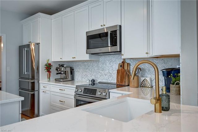 2689 Pleasant Acres DR, Virginia Beach, VA 23453