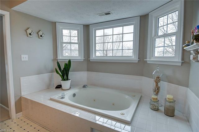 2689 Pleasant Acres DR, Virginia Beach, VA 23453