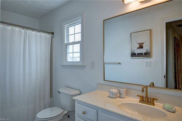 2689 Pleasant Acres DR, Virginia Beach, VA 23453