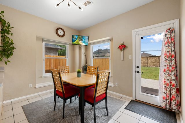 7307 Fossil Hill Drive, Arlington, TX 76002